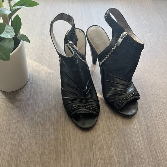 Vince Camuto Black Leather Open-Toed Heels with Braiding Details - Picture 2 of 9